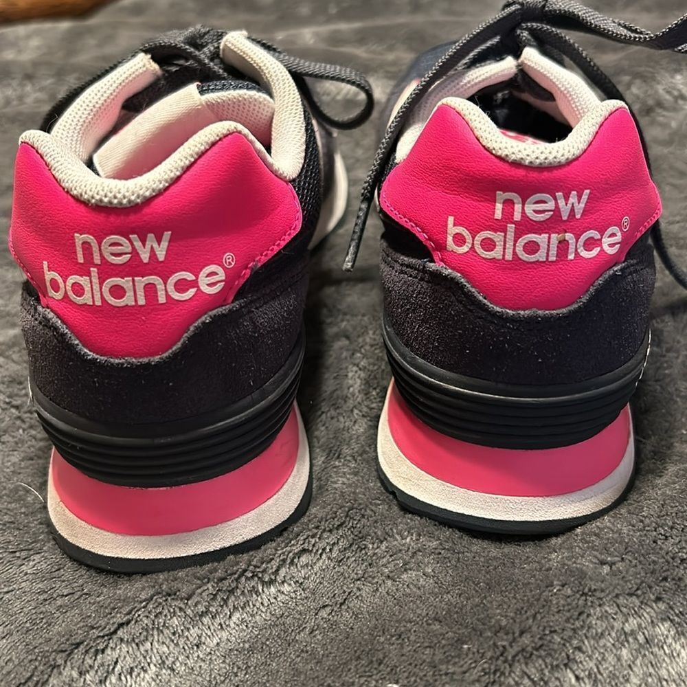 New Balance Women's Black and Pink Sneakers - Picture 3 of 8